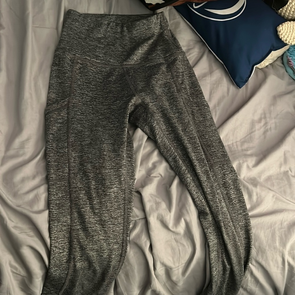 Aerie leggings with pockets